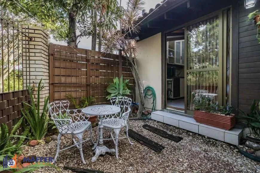 Casa em condomínio fechado com 3 dormitórios suíte  e lazer completo 101m²