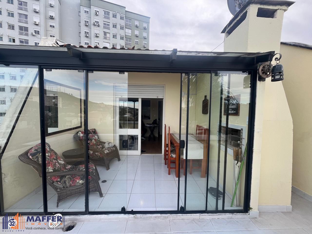 **Cobertura com 2 Quartos e Churrasqueira na Glória, Porto Alegre - Oportunidade Única!**