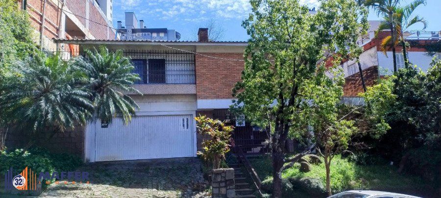 casa ampla, terreno excelente tamanho, localização privilegiada em porto alegre