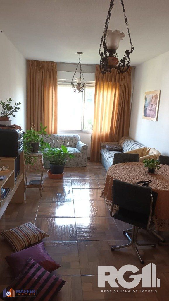 Apartamento com sacada 2 dorm na Avenida Engenheiro Francisco Rodolfo Simch - Sarandi