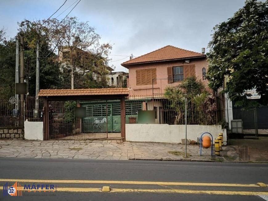 Casa para Venda - 200m², 5 dormitórios, sendo 1 suites, 4 vagas - Glória