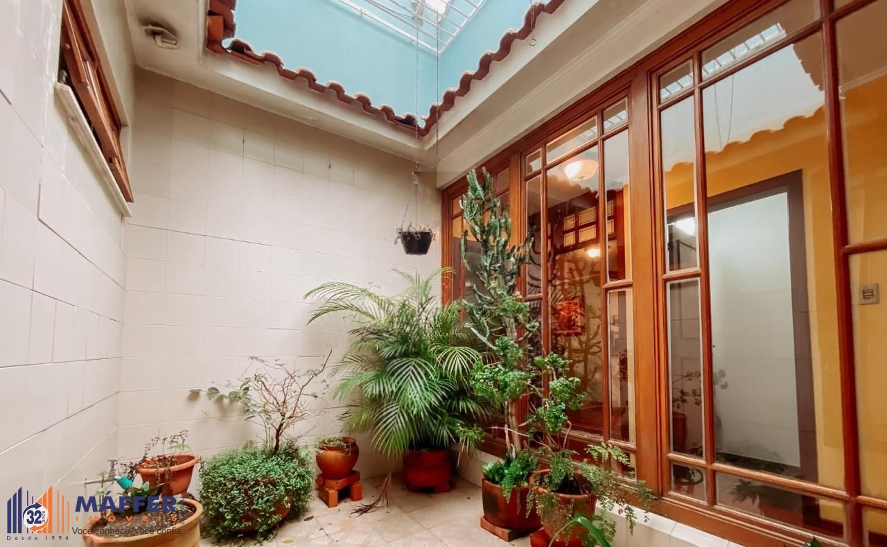 Casa, 3 quartos, 295 m² - Foto 1