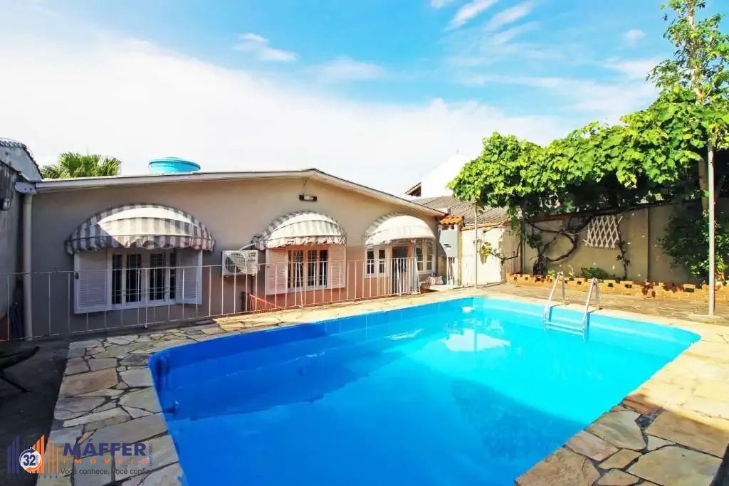 Sobrado com suíte, piscina e espaço gourmet no Jardim Sabará