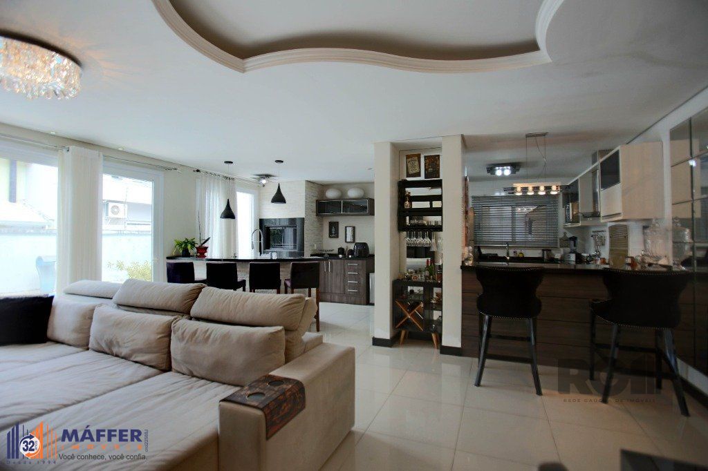Casa 3 dormitórios, 300m², 3 banheiros, 4 garagens, Bairro Ecoville