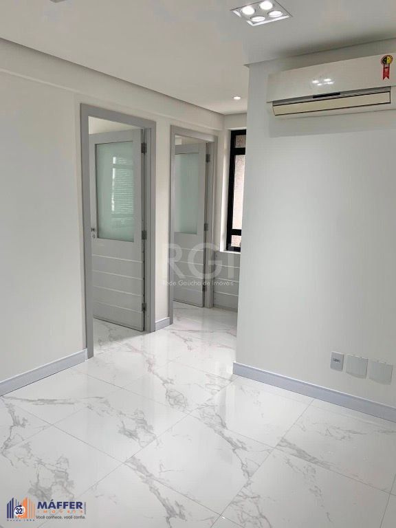 Sala, 44 m² para Comprar no Moinhos de Vento - Porto Alegre/RS