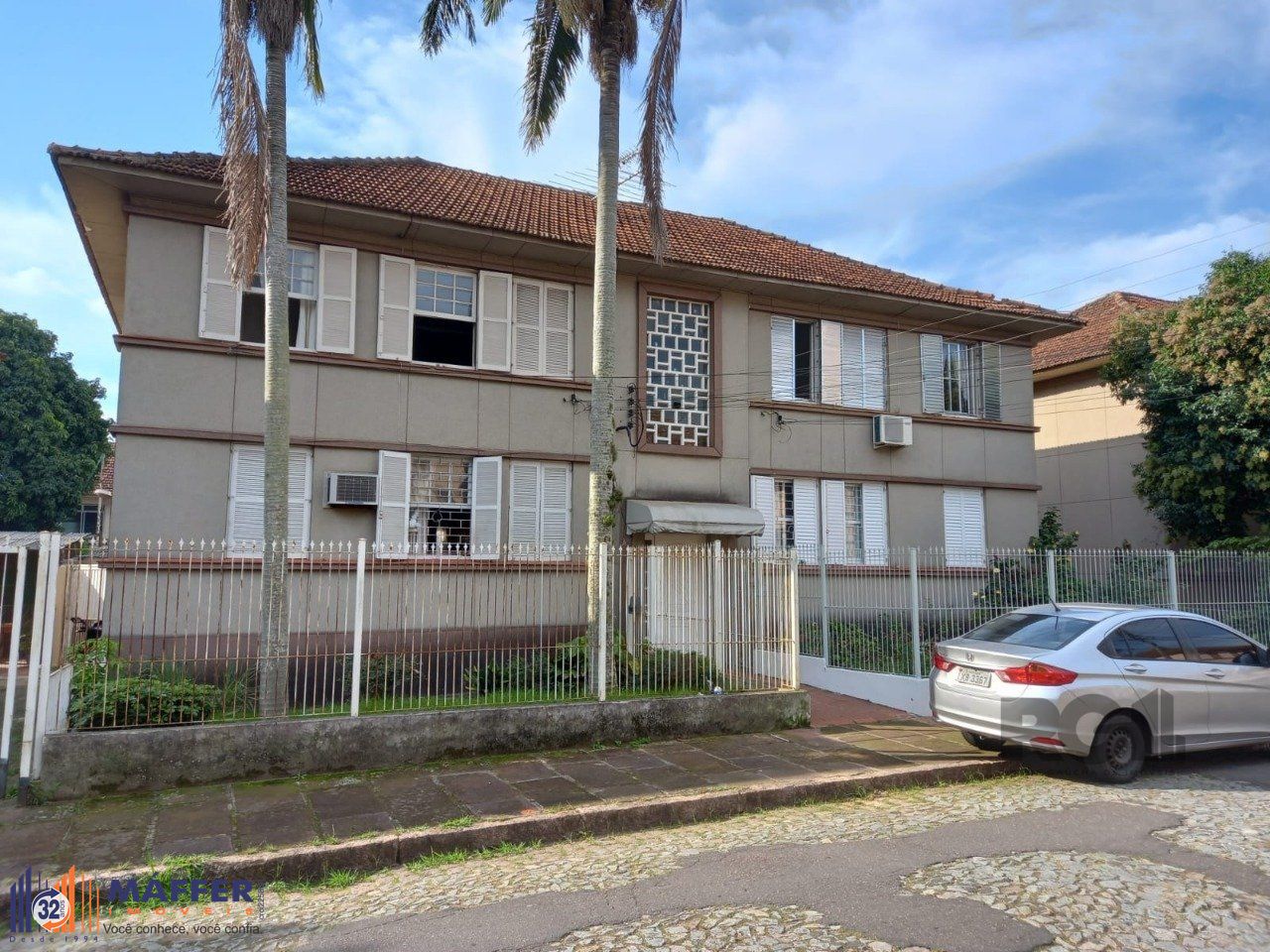 Apartamento 3 dormitórios com casa nos fundos