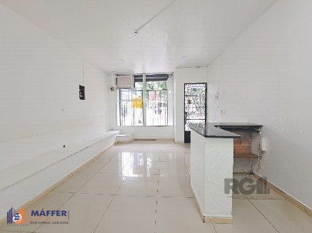 Loja Comercial na Rua Duque de Caxias - Centro Histórico, com 130,00m² privativos,