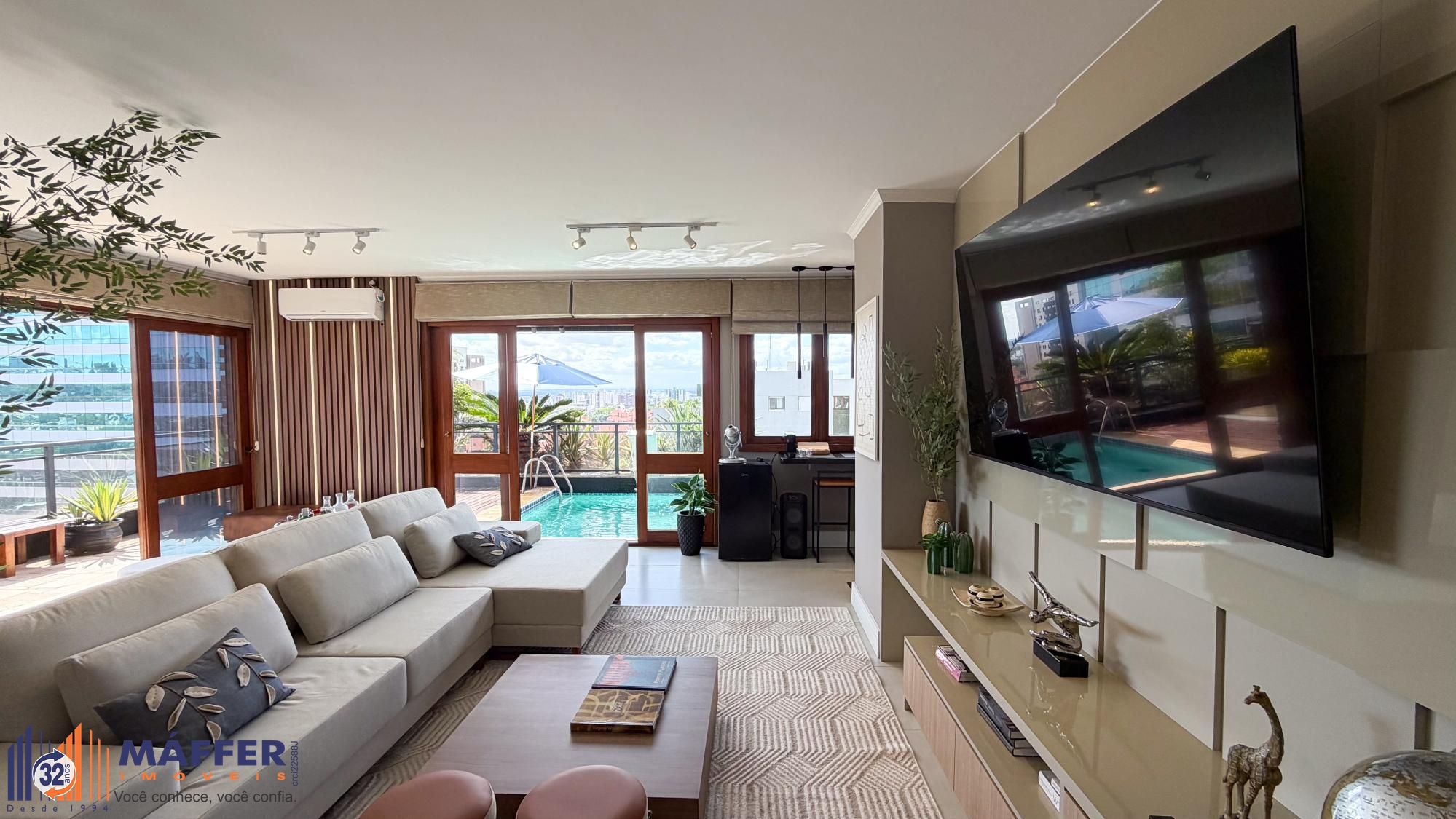 Vende-se linda cobertura com 3 quartos (1 suíte), 209m², 2 vagas e piscina – Três Figueiras