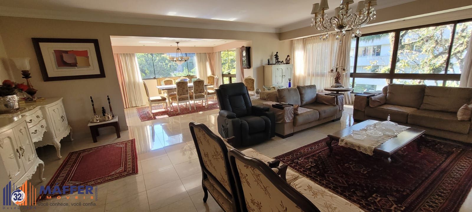VENDA APARTAMENTO 4 QUARTOS, LAVABO, LAREIRA, CHURASQUEIRA ENSOLARADO BELA VISTA