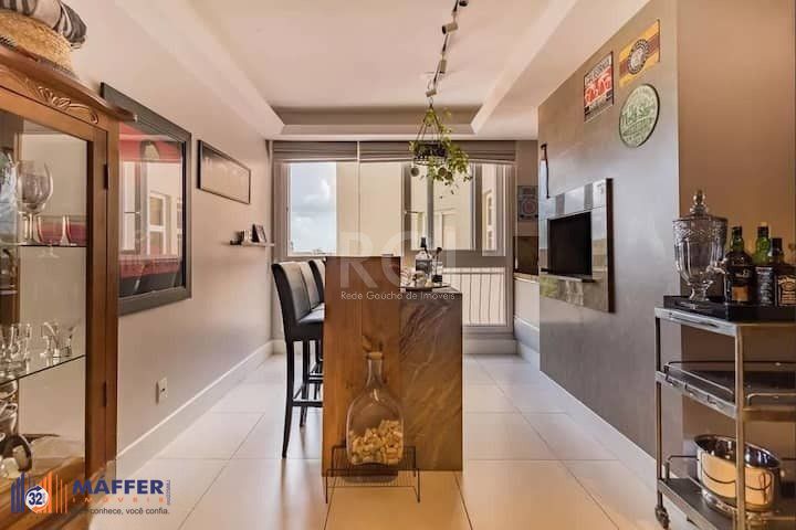 Apartamento à venda, 2 Quartos, 2 Banheiros, 2 Vagas, Bairro Menino Deus