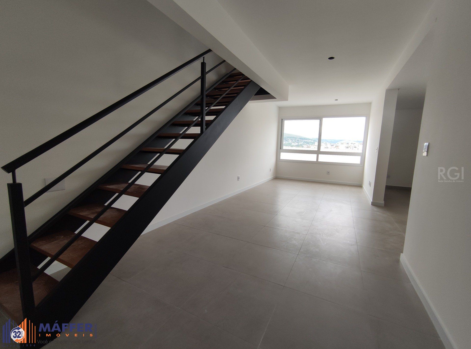 Duplex para Venda - 83.08m², 2 dormitórios, sendo 2 suites, 2 vagas - Petrópolis