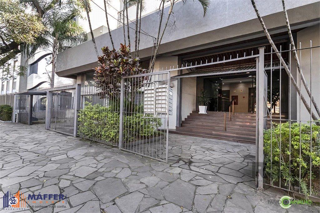 loja com 68 m² no bairro Santana