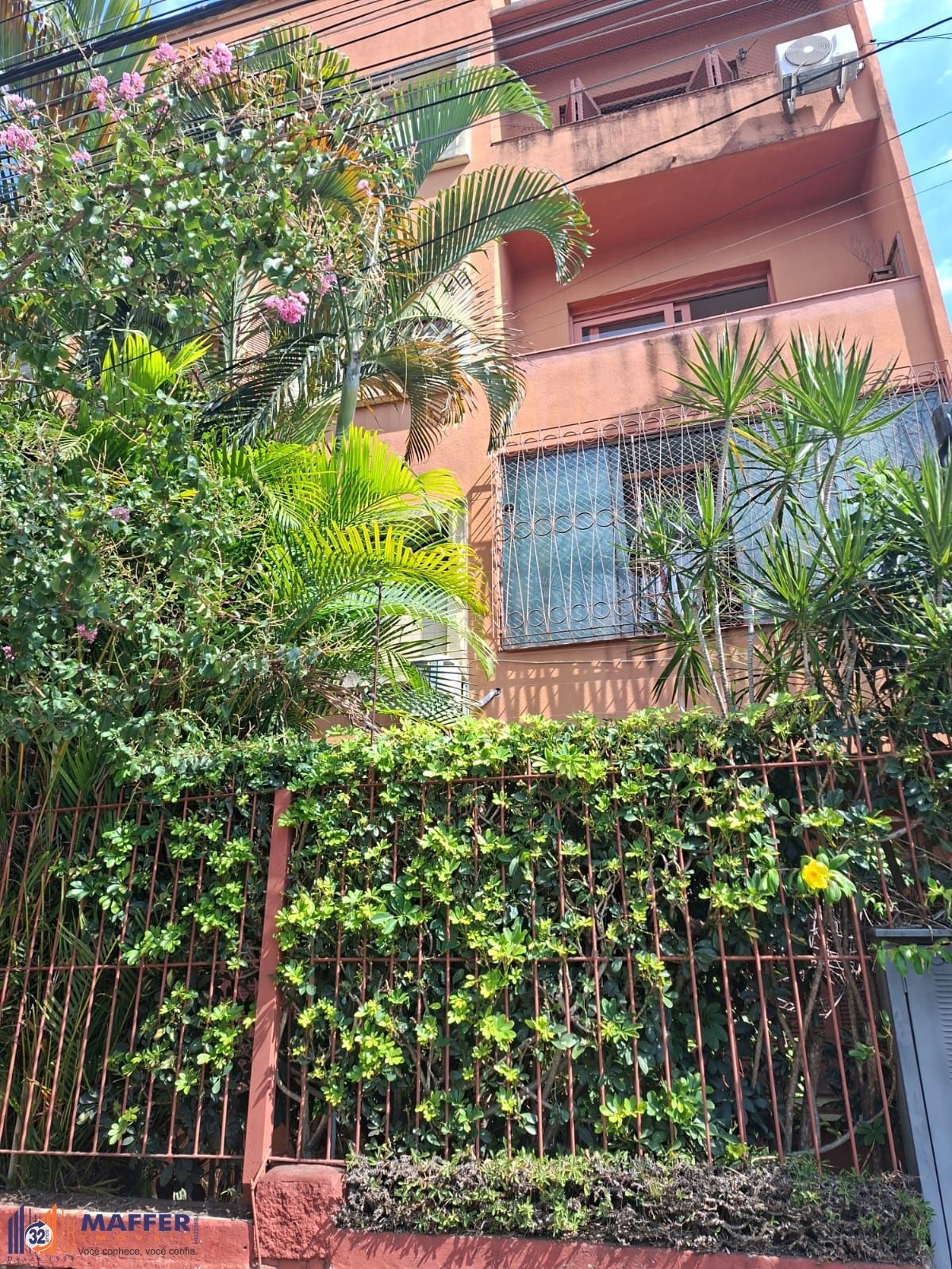 **Apartamento Mobiliado de 3 Quartos à Venda em Porto Alegre, Rio Grande do Sul**