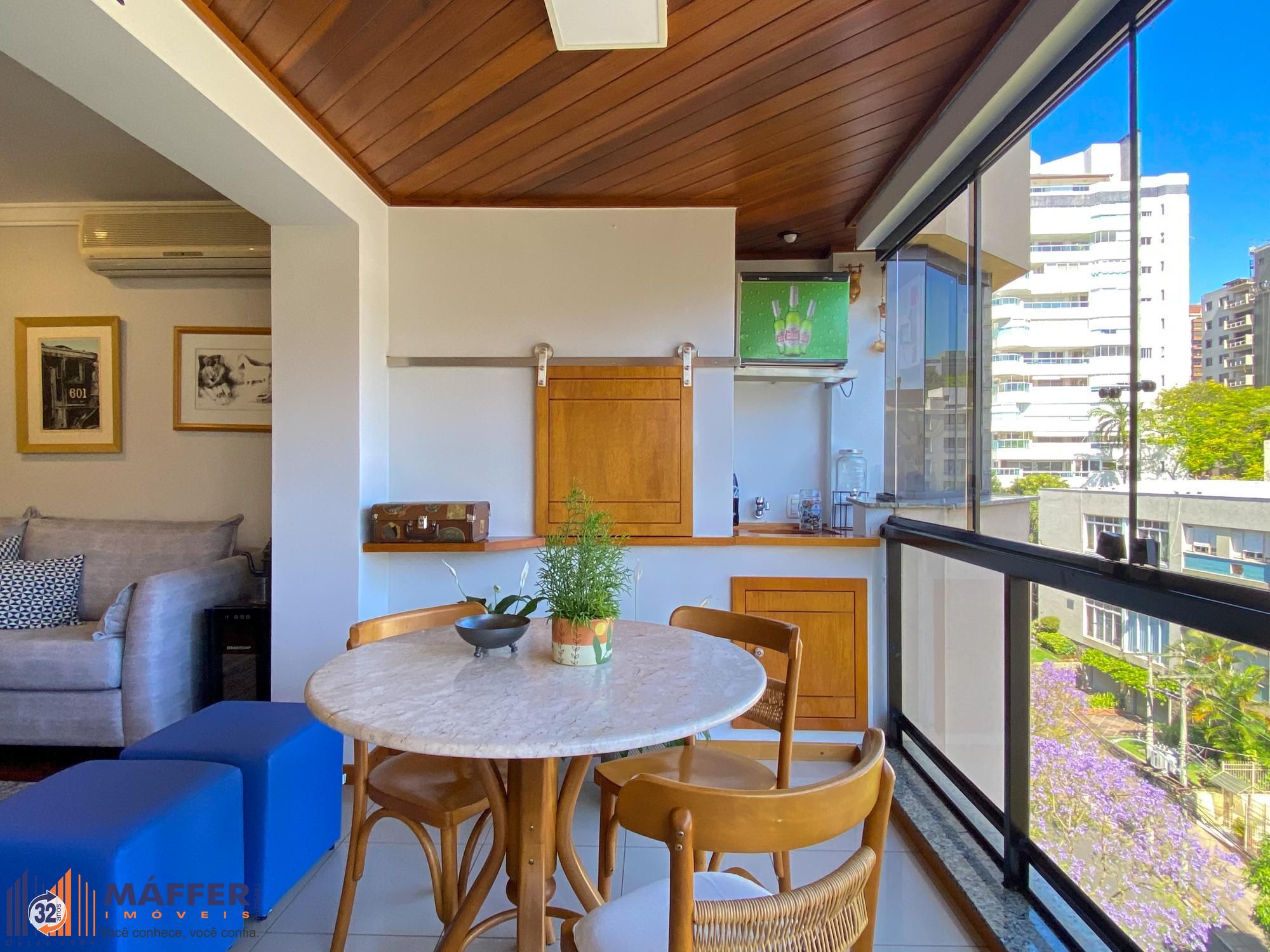 Apartamento 3 dormitório, 2 vagas e depósito a poucos metros do Parcão
