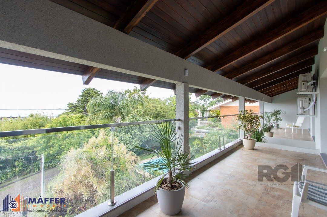 Sobrado com vista para Rio, 3 quartos, 2 suites, pátio, piscina, vaga para 4 carros - Bairro Vila Assunção