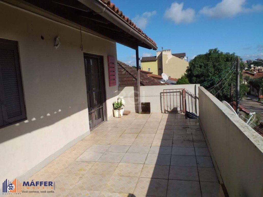 Casa para Venda - 200m², 6 dormitórios, 4 vagas - Tristeza