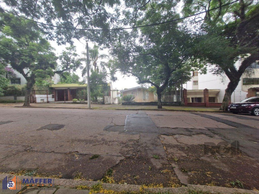 Terreno de 1.936 m² no bairro Teresópolis.