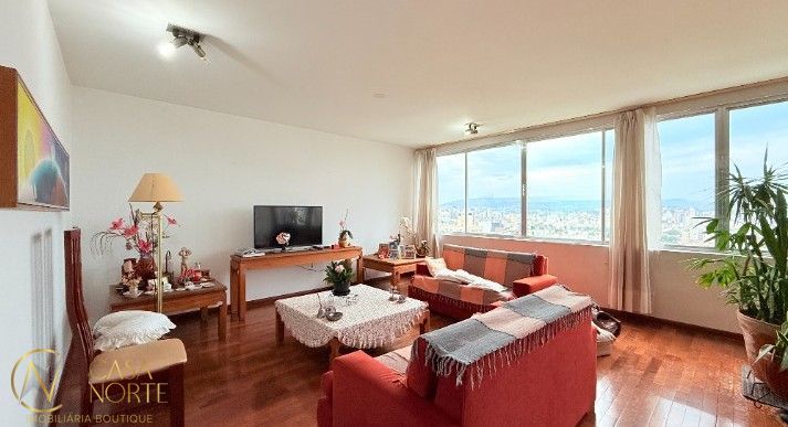 Apartamento à venda com 4 quartos, 222m², 1 suíte, 2 vagas, Rua Doutor Lauro de Oliveira no bairro Rio Branco em Porto Alegre
