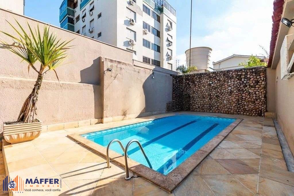 Belíssima casa com piscina, 5 dormitórios e 5 vagas no Jardim Lindóia