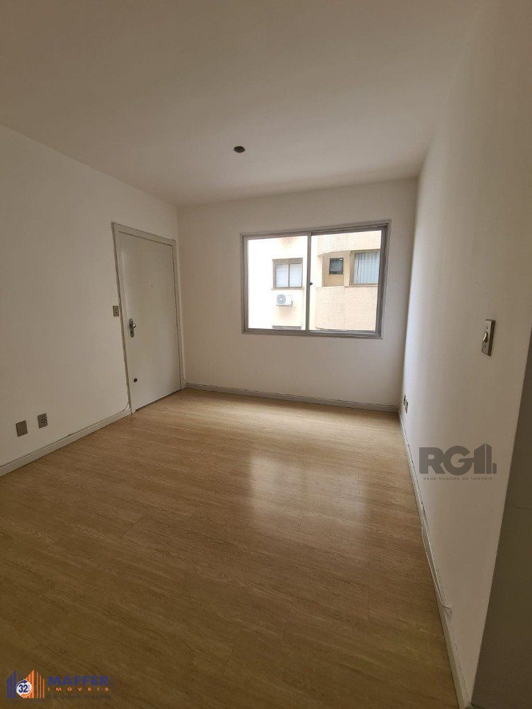 Vende-se apartamento 2 dorm 1 vaga desocupado - - Bairro Mont Serrat