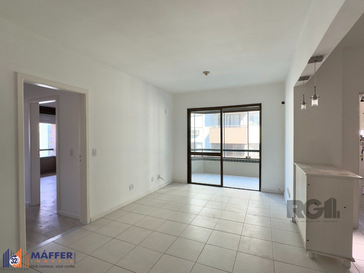 COBERTURA COM 174M², DE FRENTE, 3 DORMITÓRIOS, EM ÓTIMA LOCALIZAÇÃO NO MENINO DEUS