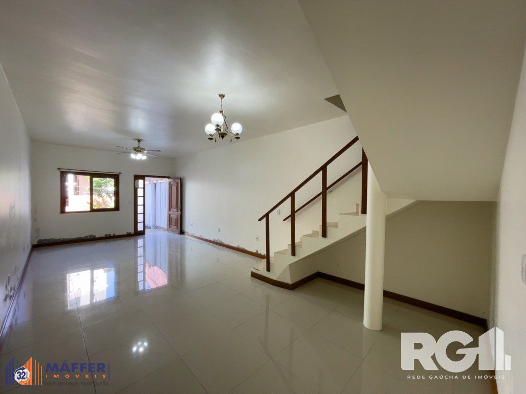 Casa 4 dormitórios na Azenha.