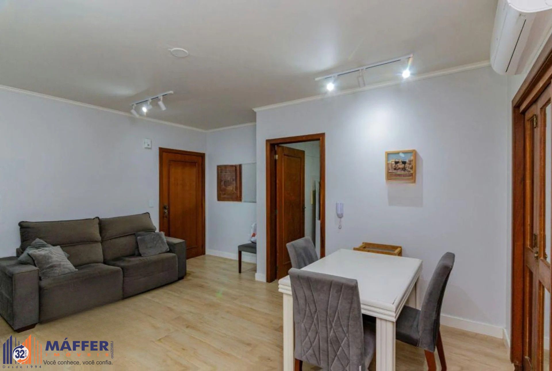🏡 Vende-se apartamento com 2 quartos (1 suíte), 70,83 m² e 1 vaga – Jardim Botânico