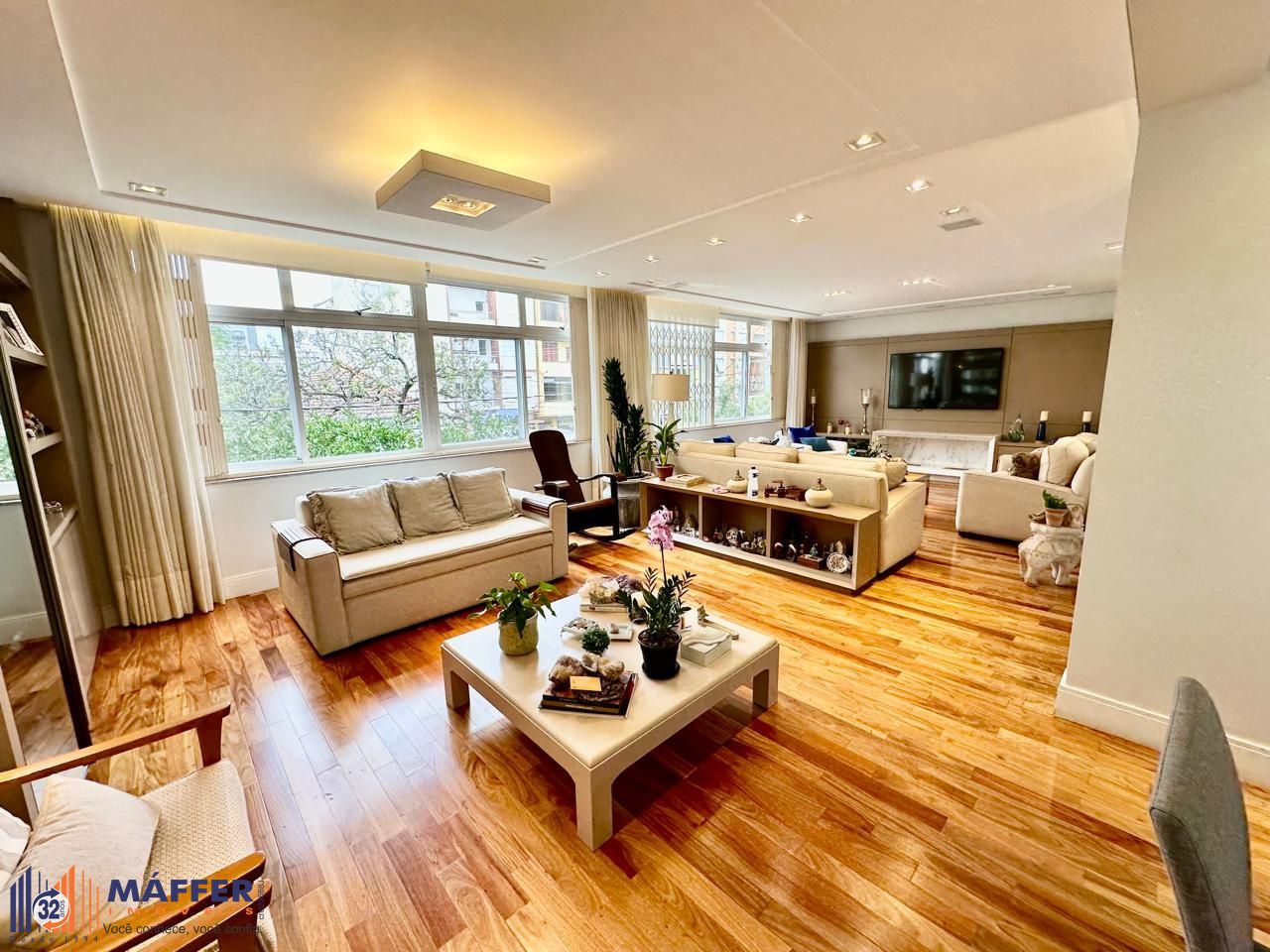 Apartamento amplo na Cidade Baixa – 155 m² | 3 dormitórios | 2 vagas