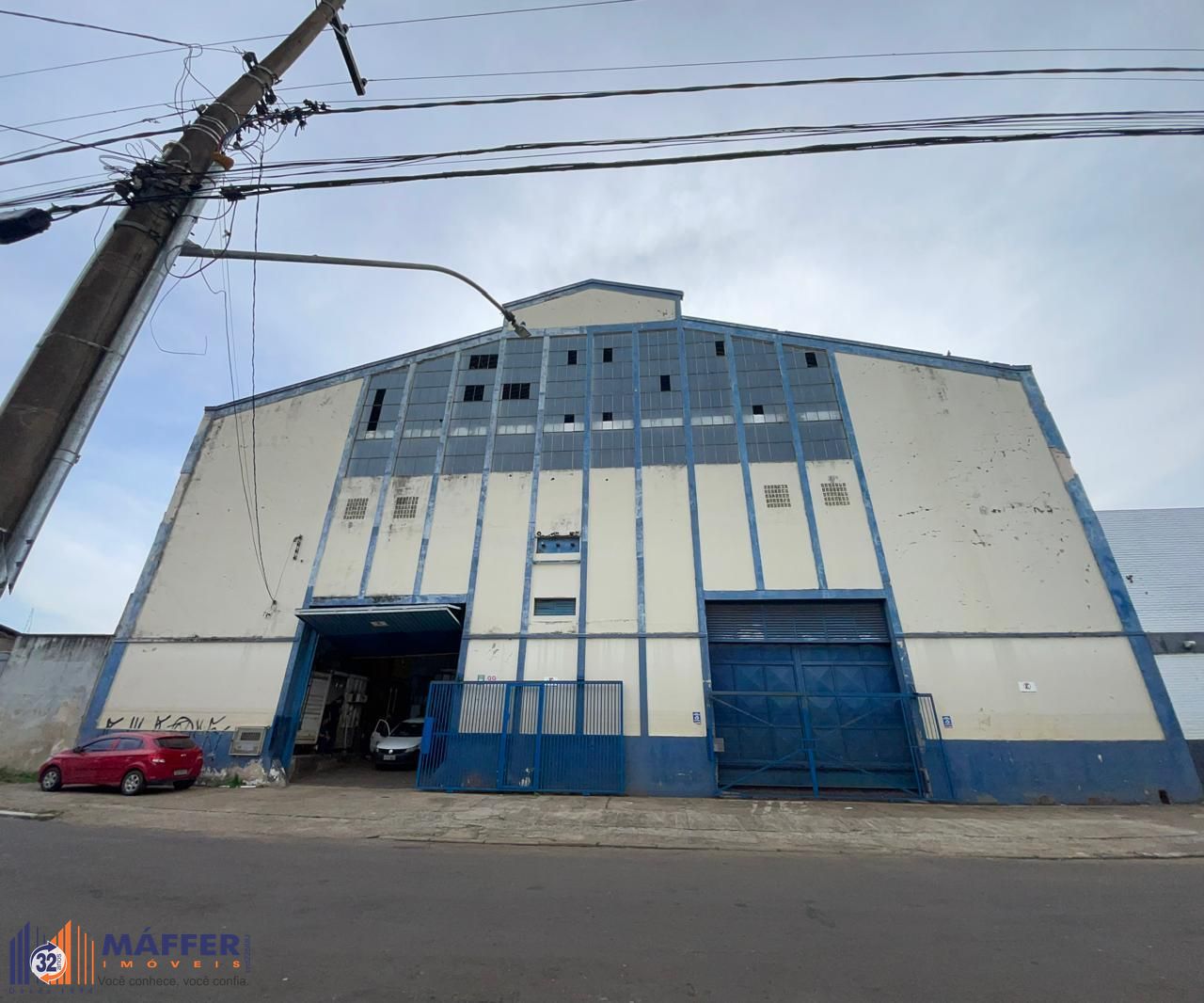 Pavilhão com 1036m2 próximo as Ferramentas Gerais