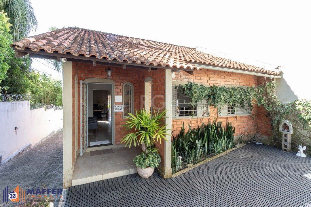 Casa para Venda - 199.62m², 5 dormitórios, 15 vagas - Tristeza