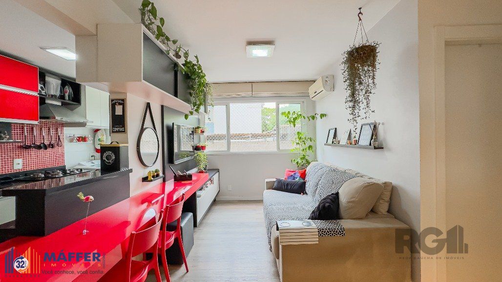 Apartamento a venda no bairro Passo da Areia com dois dormitórios.