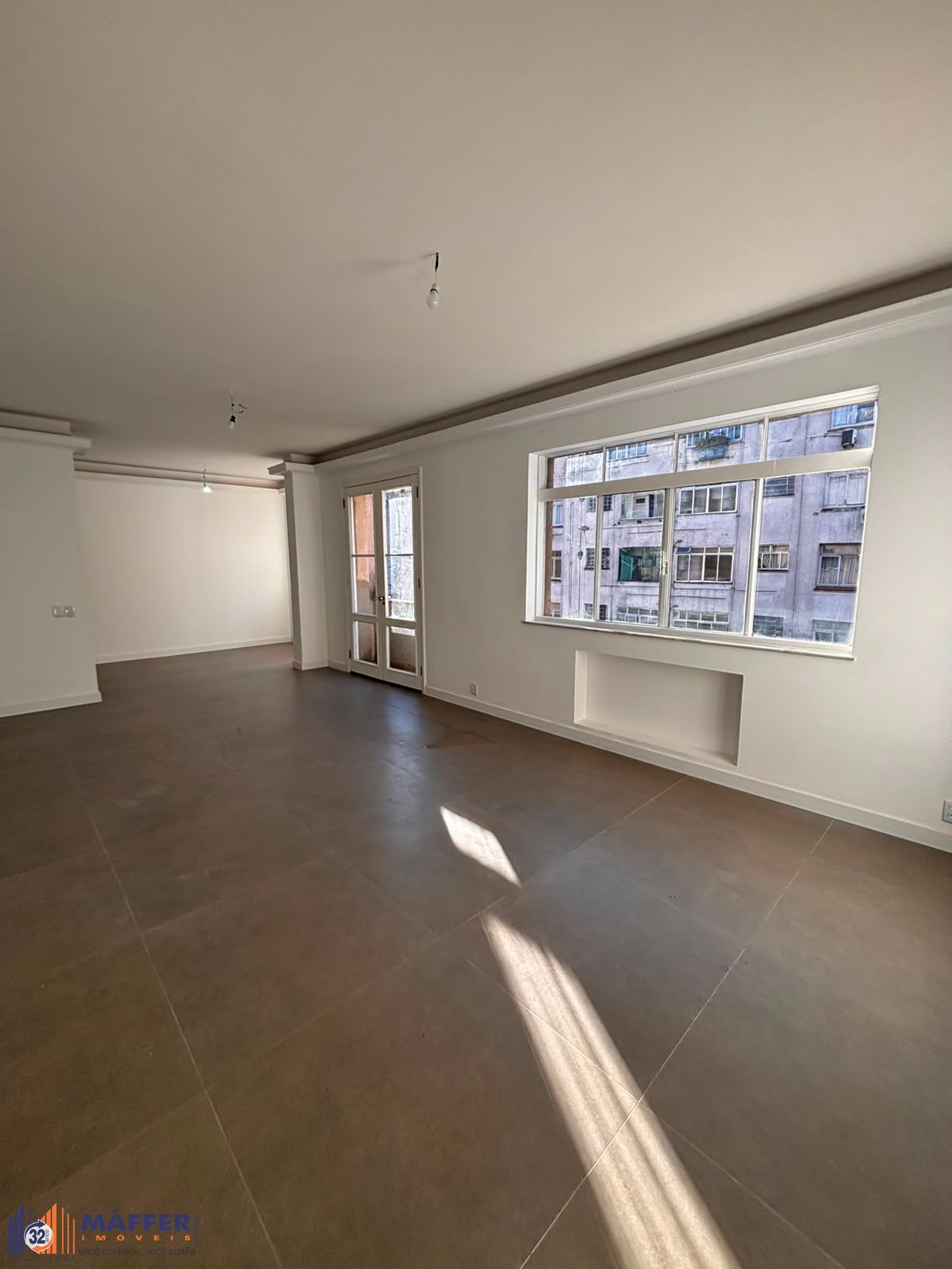 Apartamento de 203m² com 5 quartos, 3 suítes, sacada, no Centro Histórico - Porto Alegre