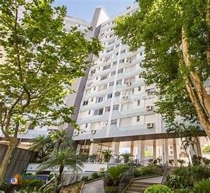 Apartamento com 02 quartos, 02 banheiros e 01 vaga no Centro Histórico