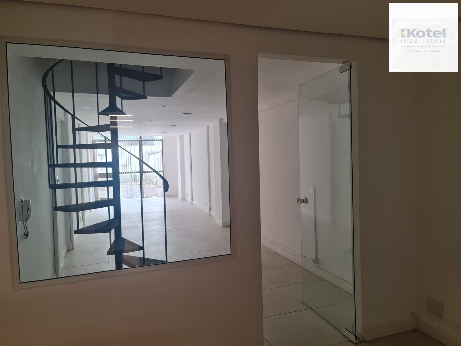 Excelente sala comercial no coração do bairro Bom Fim.