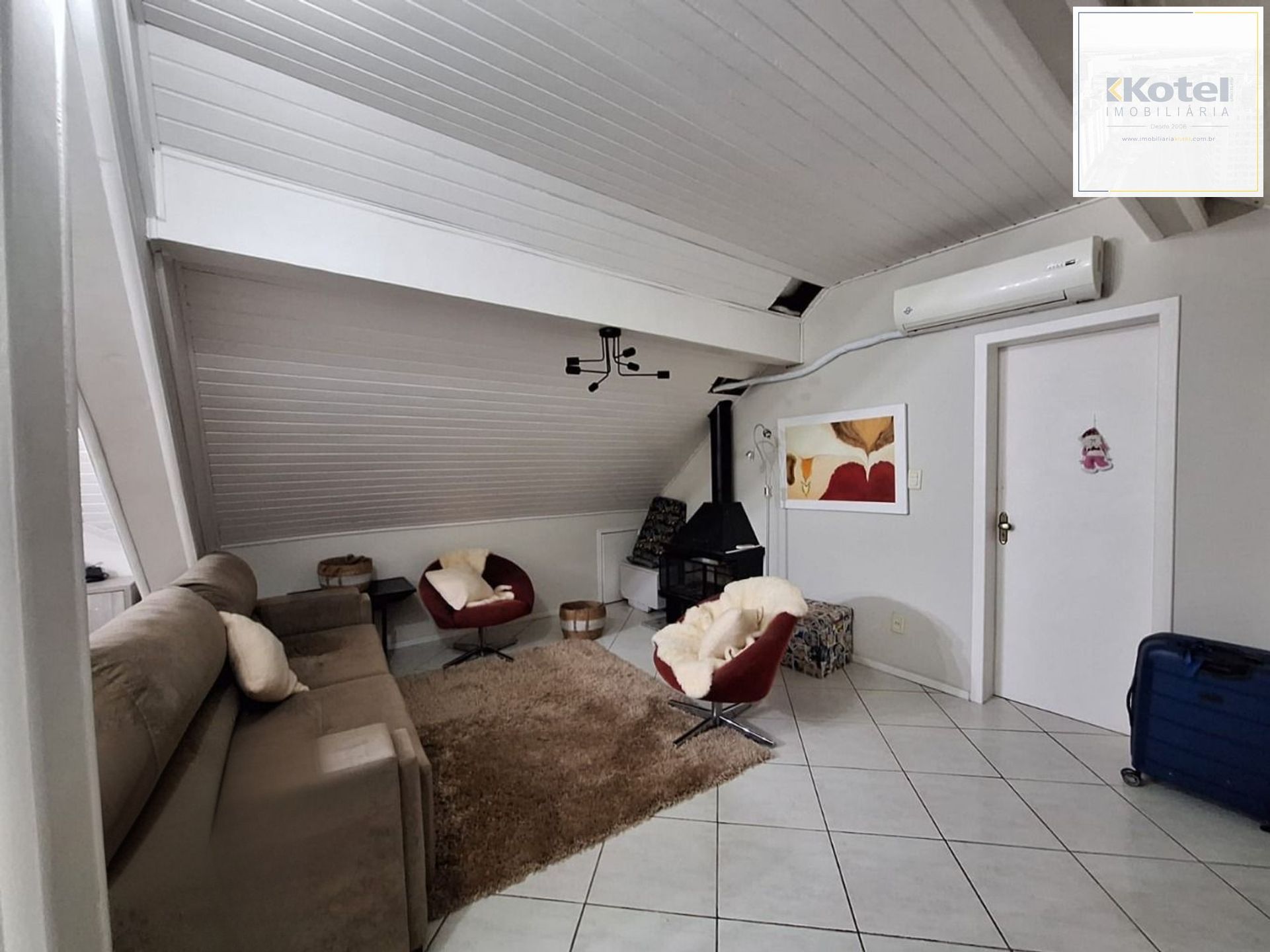 Casa de 280 metros quadrados, 3 Quartos  e 2 vagas em Canoas.