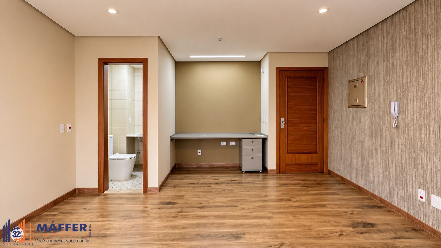 Sala Comercial, à venda, 24 m², Menino Deus - Porto Alegre — foto 2