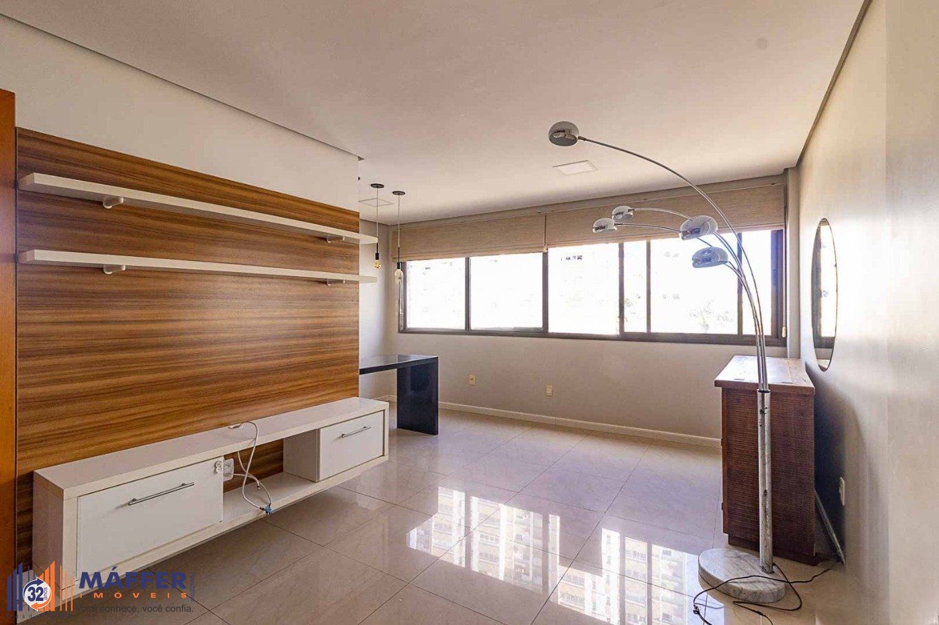 Apartamento de 2 quartos, elevador e 2 vagas no bairro Auxiliadora.