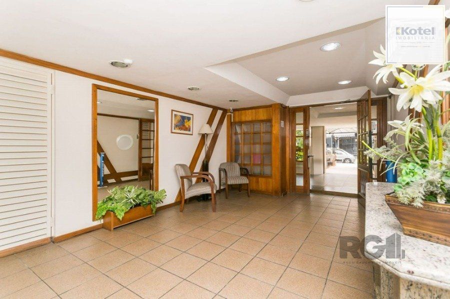 Apartamento a venda de 2 dormitórios na Rua Santa Cecilia Porto Alegre