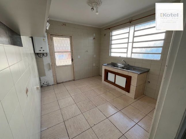 Casa Térrea com Piscina, 3 Dormitórios e Possibilidade para 4º Dormitório Venda