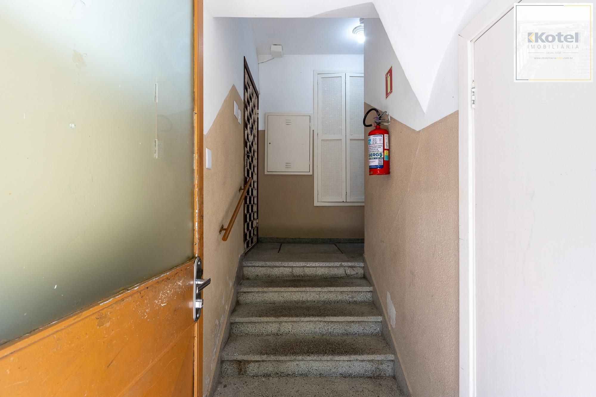 APARTAMENTO  2 QUARTOS, 1 VAGA ROTATIVA - BAIRRO CAMAQUÃ — foto 4