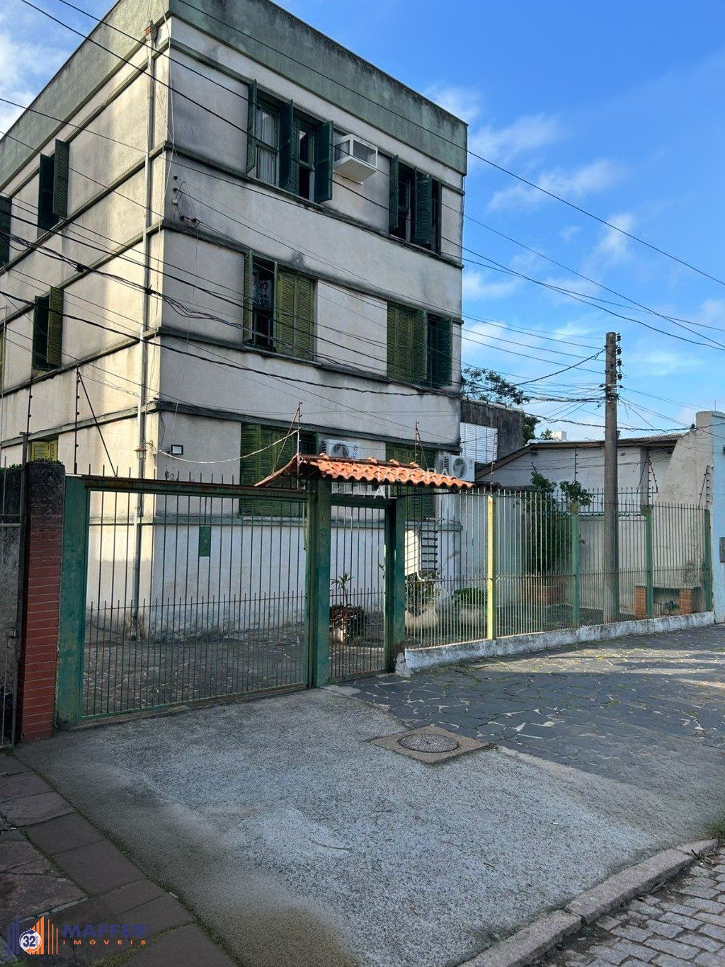 Apartamento térreo com 3 quartos no Bairro Cidade Baixa