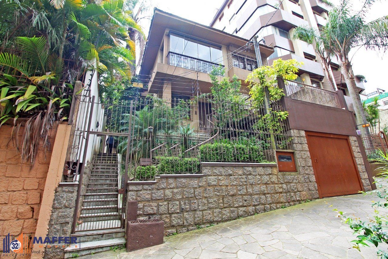 Casa para Venda - 464.5m², 3 dormitórios, sendo 1 suites, 3 vagas - Petrópolis