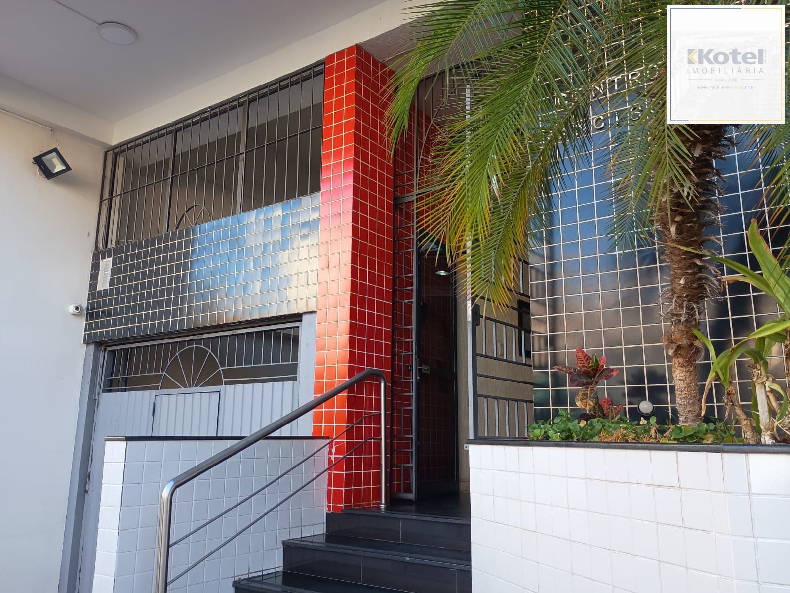 Sala comercial com 33,13 m2, multiuso, ampla, ventilada e ensolarada.