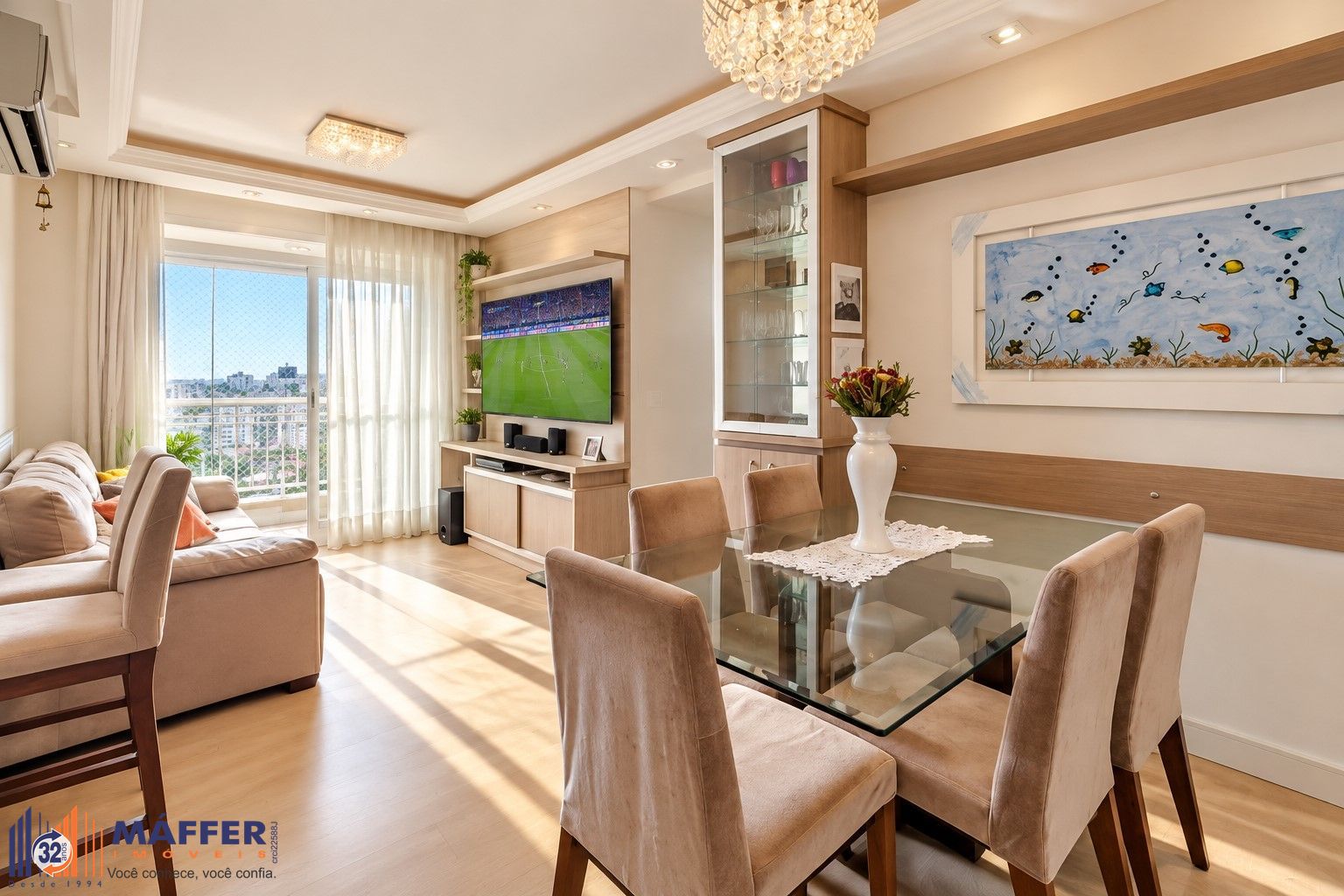 Apartamento de 3 quartos, suíte, elevador e 2 vagas no bairro Vila Ipiranga
