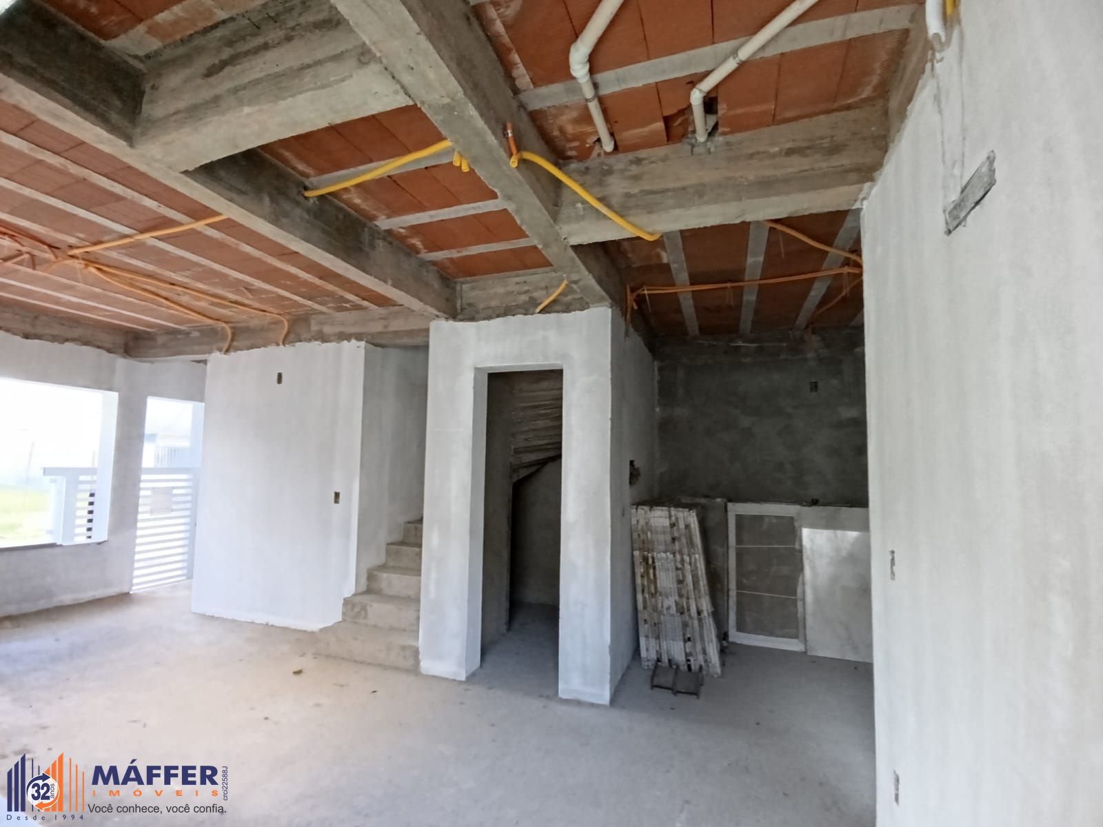 Casa em construção de 3 dormitórios, duas vagas no bairro Sarandi.