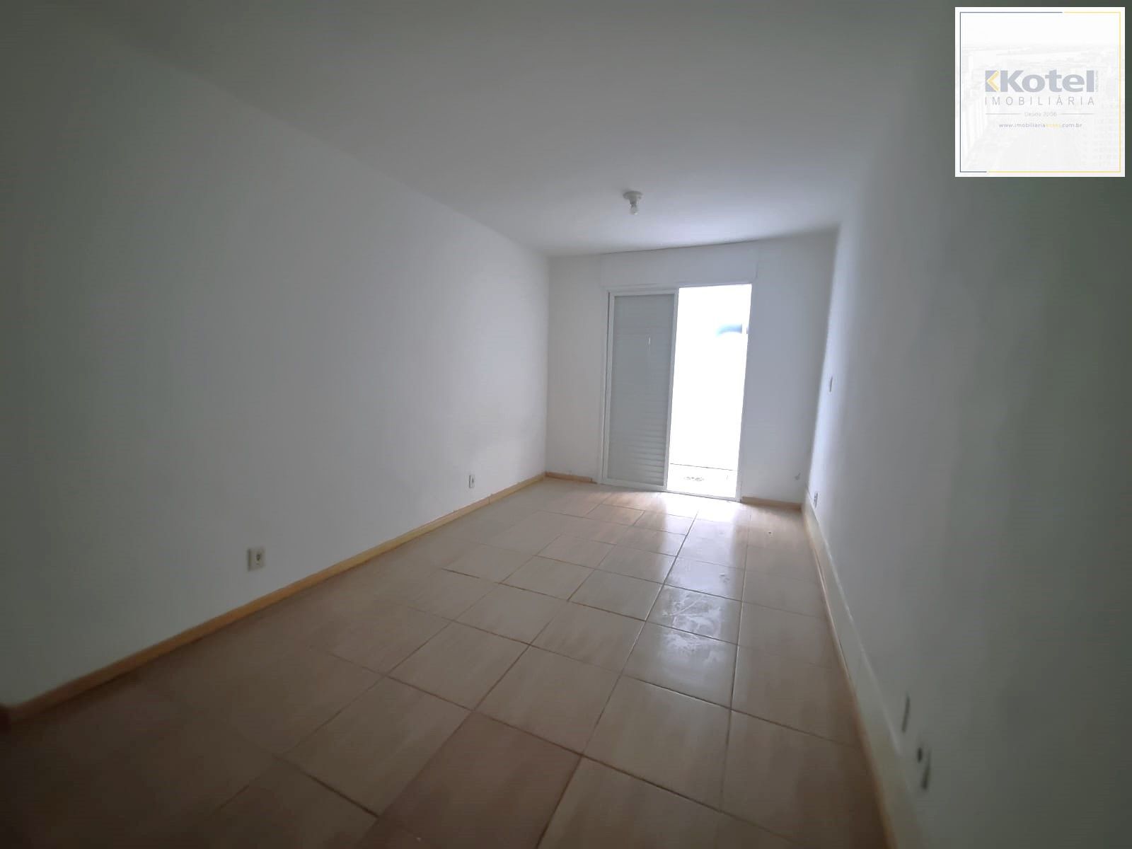 Apartamento a venda com pátio no Bairro Santana
