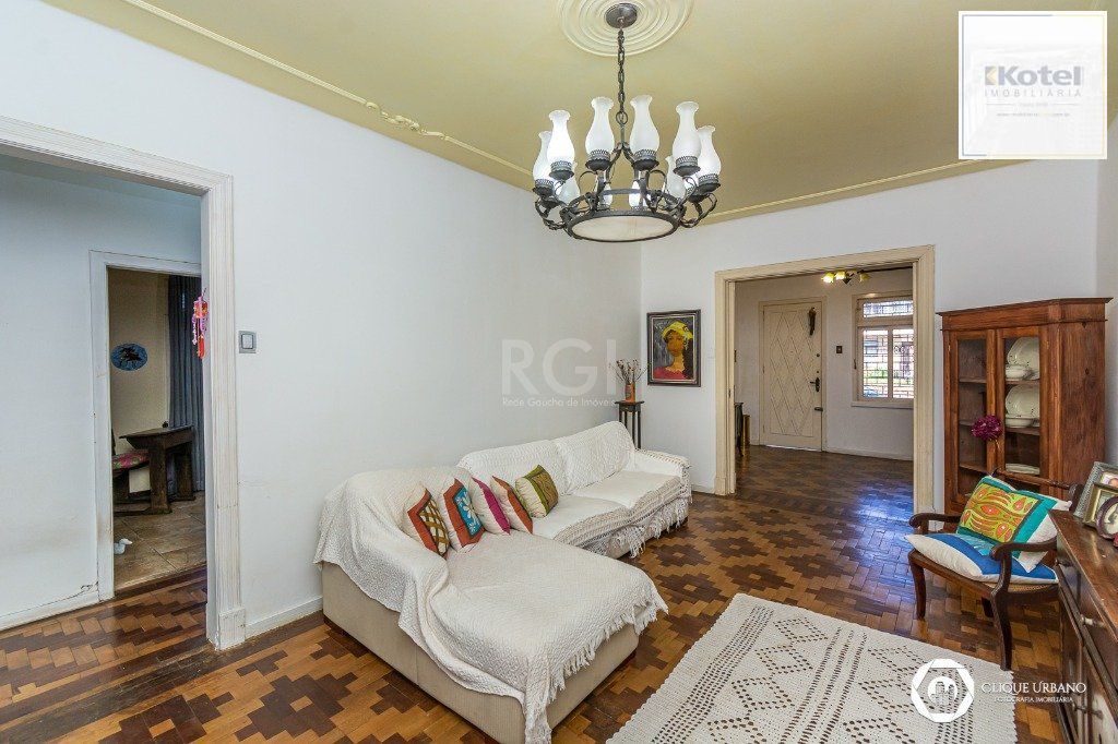 Casa para Venda de 3 dormitórios, no bairro Petrópolis — foto 3