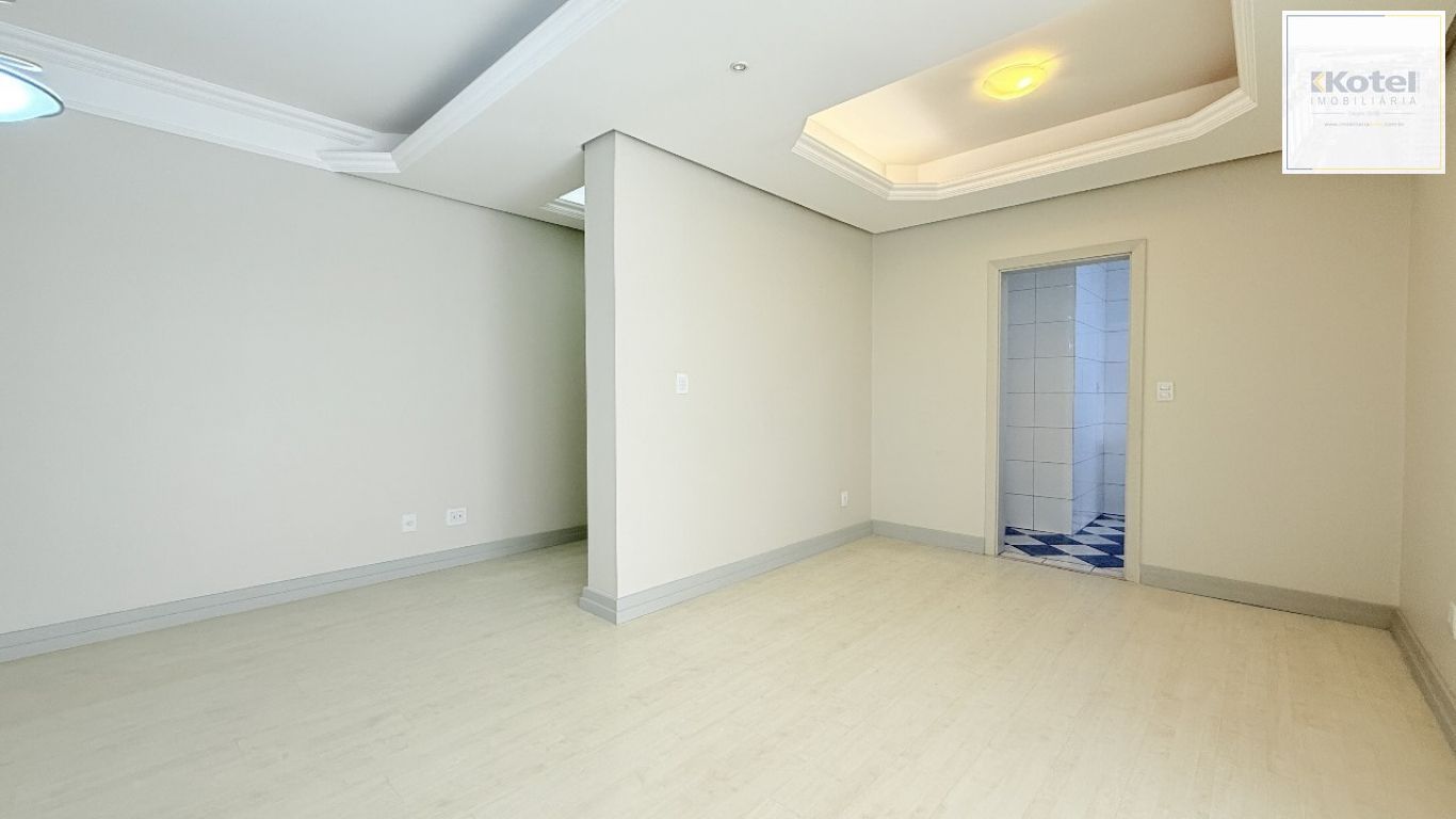 Apartamento de 3 dormitórios,1 suíte, 1 vaga, elevador no bairro Jardim Lindóia