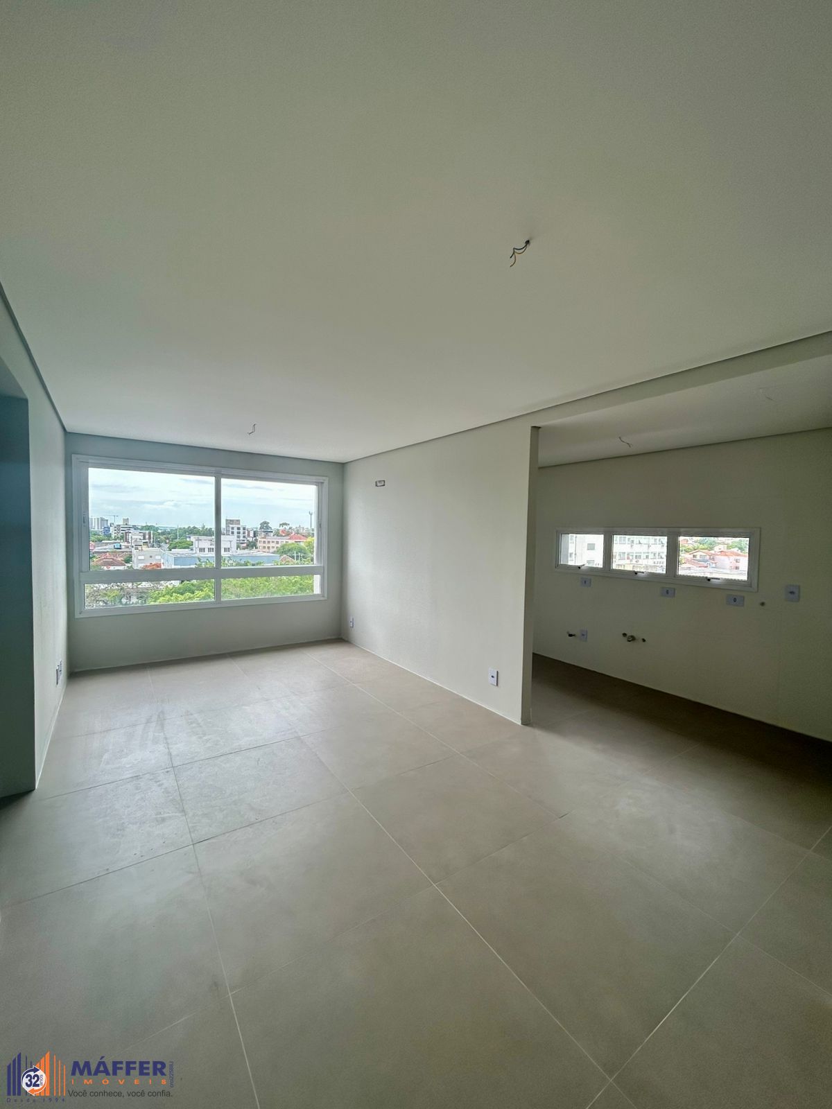 Excelente apartamento de 03 dormitórios, de frente, Bairro Vila Ipiranga, Porto Alegre/RS