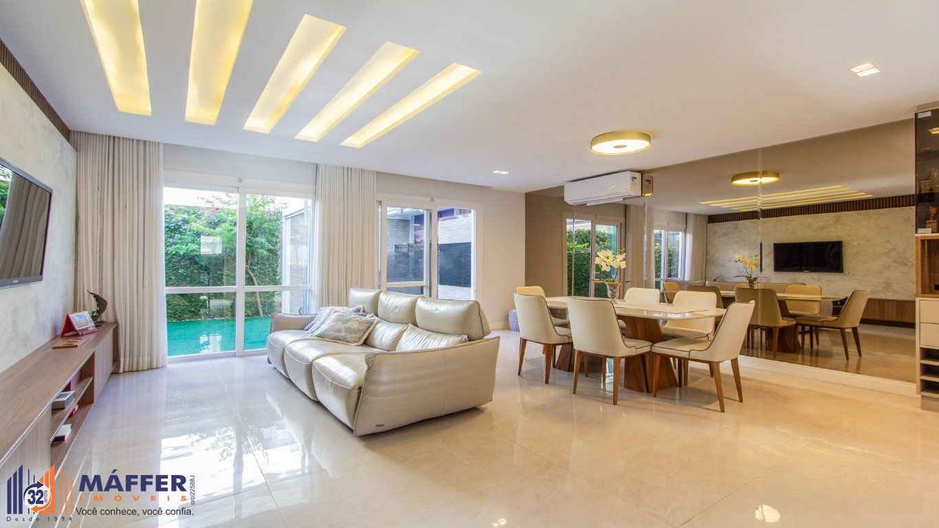 Casa em Condomínio com 3 quartos, 3 suítes, 2 vagas e 195m² no Jardim Carvalho.